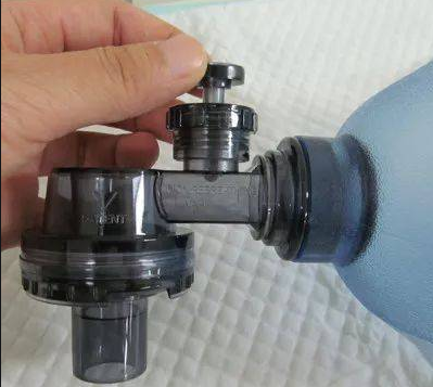 简易呼吸器的注意事项有哪些_简易呼吸器的使用方法及注意事项_简易呼吸器的处理措施